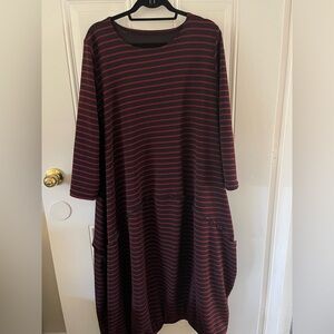 Heydari Chic Striped Long Sleeve Dress in Black and Red
